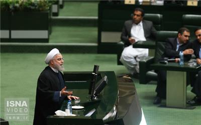 روحانی در مجلس برای ارائه لایحه بودجه 98 ؛  بودجه 98 متناسب با تحریم‌های ظالمانه آمریکا تنظیم شده است