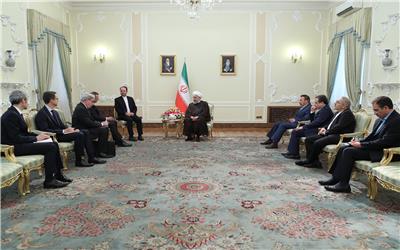 دکتر روحانی پس از دریافت پیام کتبی رئیس جمهور فرانسه: ایران کاملا راه دیپلماسی را باز نگهداشته است