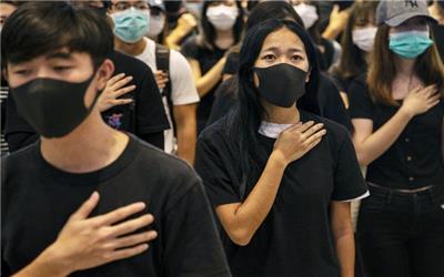 چین دیگر لباس و پارچه مشکی به هنگ کنگ صادرات نمی کند