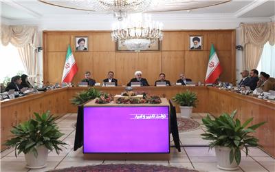دکتر روحانی در جلسه هیات دولت: هدف دولت در طرح حمایت معیشتی، کمک به خانوارهای متوسط و کم درآمد است
