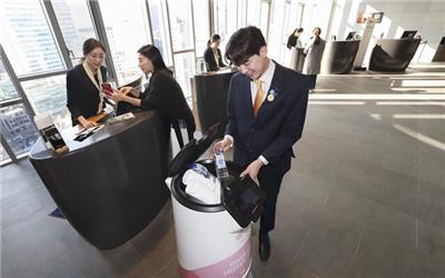 حضور یک ربات خدماتی منحصر به فرد در هتلی در کره جنوبی
