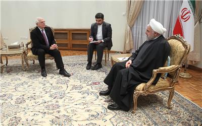 دکتر روحانی در دیدار هماهنگ کننده عالی سیاست خارجی اتحادیه اروپا: سیاست‌های آمریکا در قبال کشورهای منطقه محکوم به شکست است