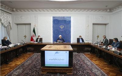 دکتر روحانی در جلسه ستاد اقتصادی دولت: بانک مرکزی باید متخلفان ارزی بخش صادرات و واردات را به طور شفاف به مردم معرفی کند