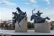 نصب بزرگترین مجسمه برنزی ایران در جلوخان آرامگاه فردوسی