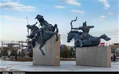 نصب بزرگترین مجسمه برنزی ایران در جلوخان آرامگاه فردوسی