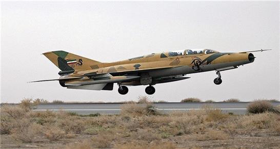 سقوط یک جنگنده در شرق اصفهان؛ خلبان و کمک خلبان به شهادت رسیدند