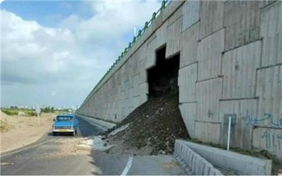 یک پل شمال کشور در آستانه افتتاح فرو ریخت