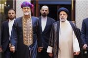 «لباس ویژه» سلطان عمان در مهمانی رئیسی / عمامه بنفش و قرمز او نشانه چیست