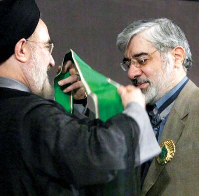 واکنش عباس عبدی به بیانیه خاتمی و موسوی / با سیاست‌های موجود، نمی‌توان به «بقا»، ادامه داد